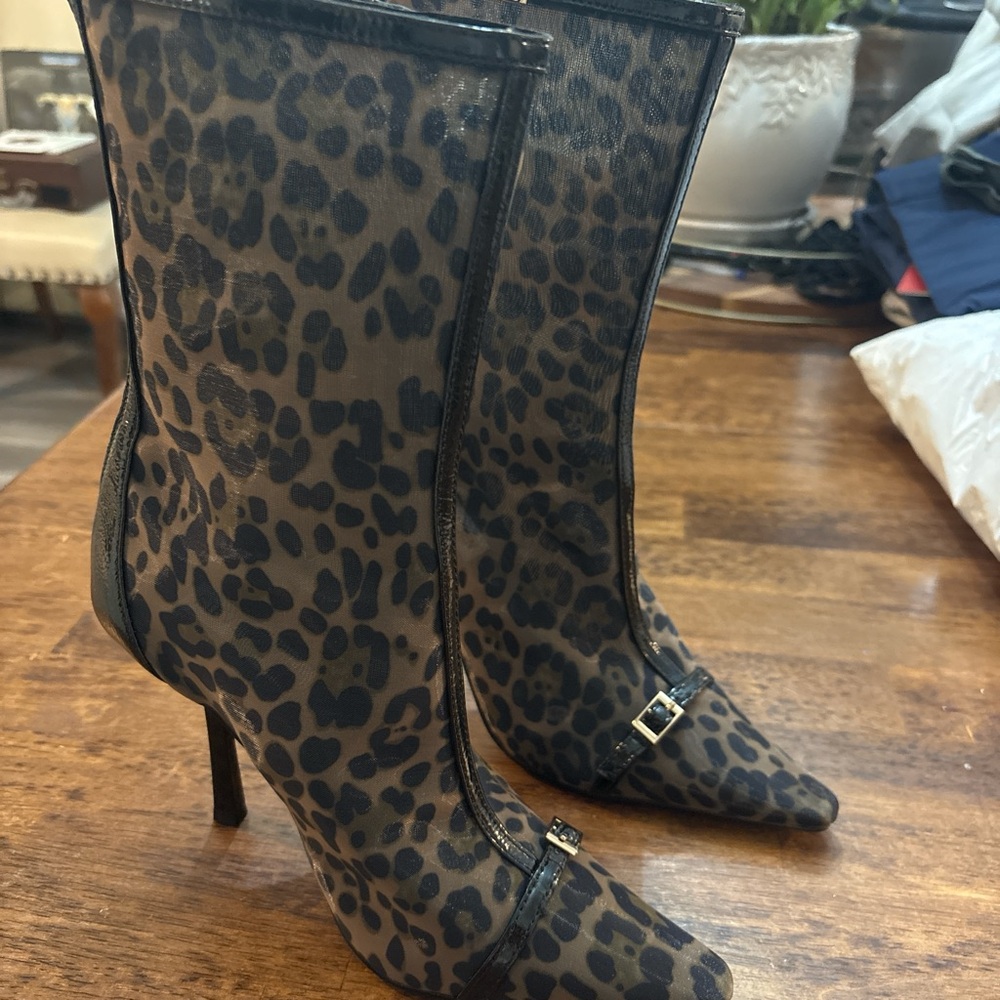 Steve Madden Elegant Leopard Print Heeled Boots